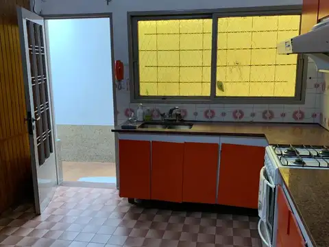 Depto Tipo Casa en Venta en Ramos Mejia Sur, USD 95.000