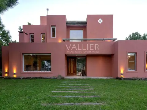 Casa Chalet  en Venta en Costa Esmeralda, Costa Atlántica, Buenos Aires