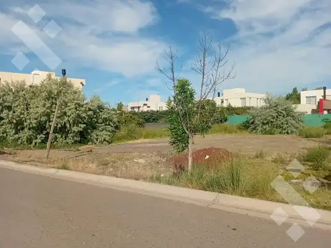 EN VENTA TERRENO COMAHUE GOLF CLUB