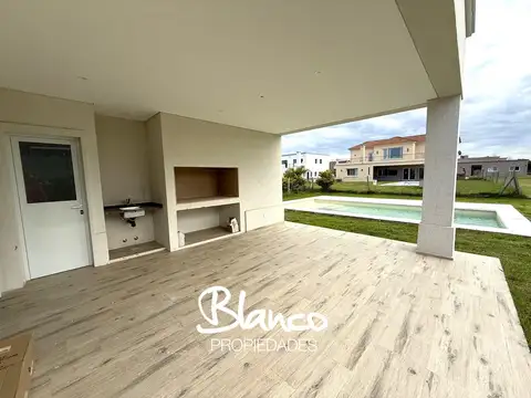 Casa en Alquiler de 4 dormitorios