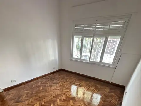 Depto Tipo Casa 3 ambientes con 2 baños