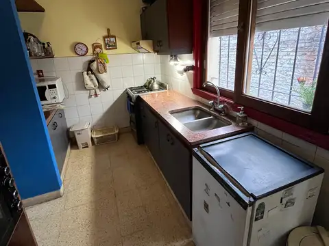 Casa 4 ambientes con 1 baño