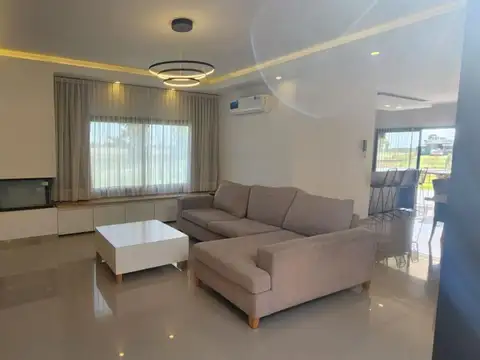 Casa en Venta en La Victoria Polo Country Club, USD 270.000