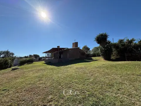 CHALET 3 DOR, PILETA, 920M² DE PARQUE A 100MTS DE LA RUTA 38. ESTANCIA VIEJA