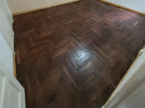 PELLEGRINI 1900, Piso 1