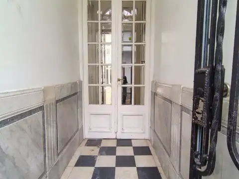 EN UBICACIÓN PRIVILEGIADA – MTS AVDA. GAONA Y FOCO COMERCIAL – CASONA DE ESTILO - USO COMERCIAL - IDEAL INSTITUTO DE BELLEZA O ENSEÑANZA – GIMNASIO – GASTRONOMIA - ETC - EN BUEN ESTADO