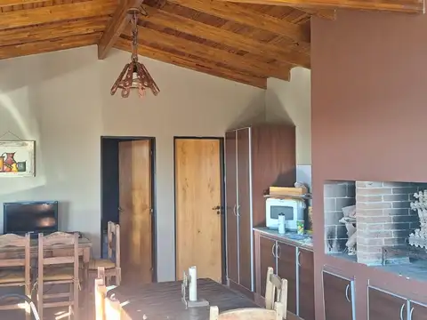 Casa 4 ambientes con 3 baños