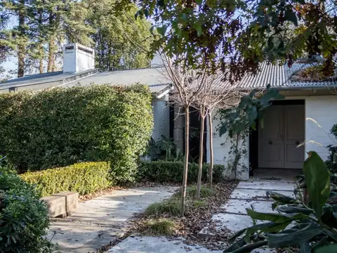 ¡Casa en venta en San Carlos C.C.  moderna y funcional, en excelente ubicación frente a las canchas de rugby!