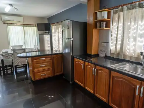Casa 5 ambientes con 2 baños