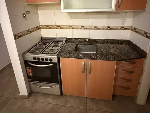 MONOAMBIENTE CON PATIO.