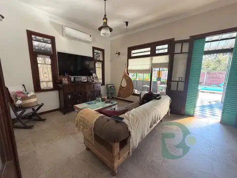 Venta Casa 5 amb.lote 400mts B.Cerrado.Parque Leloir