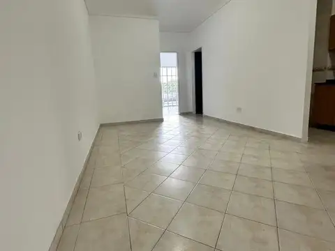 VENTA - DEPARTAMENTO 3 AMBIENTES AL FRENTE - CON BALCON