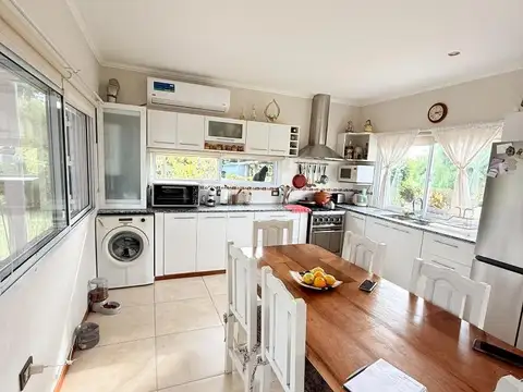 Casa Quinta en Venta – Amplio Terreno Parquizado