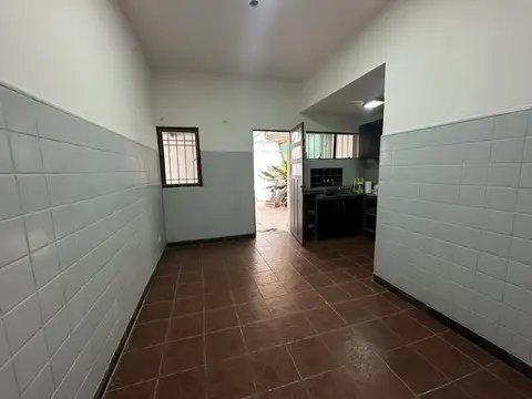 Casa 5 ambientes con 1 baño