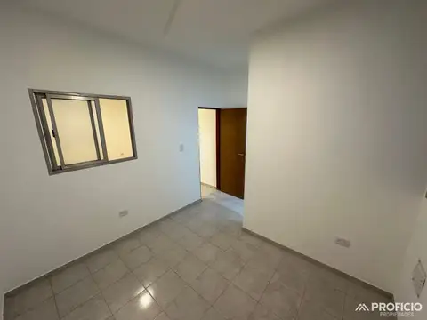 Oficina en Alquiler en Berazategui, $ 280.000