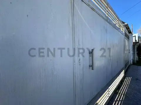 213 bis entre 40 y 41 lisandro olmos 400, Piso 0