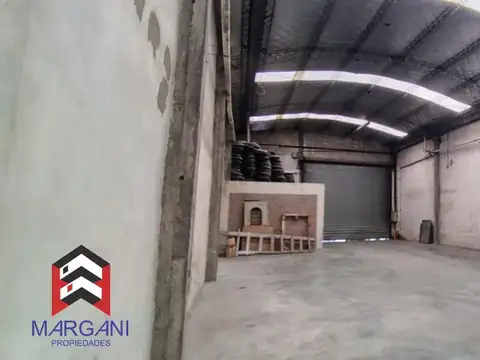 Excelente Galpon 420m2 - ZONA INDUSTRIAL -