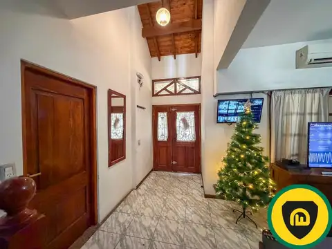Casa 5 ambientes con 2 baños