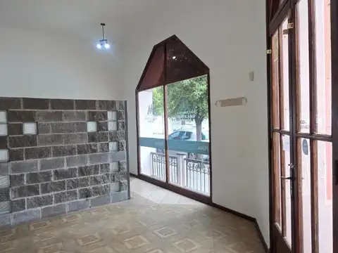 Local en Alquiler en Cañuelas, $ 950.000