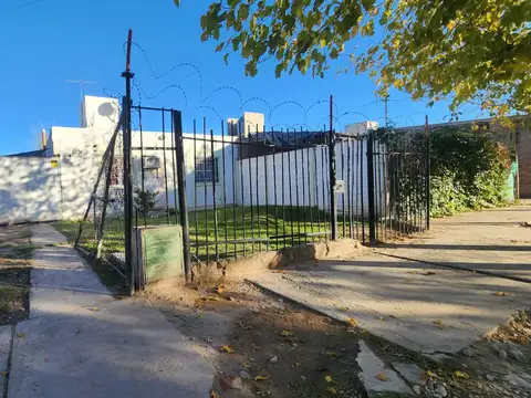 VENTA. CASA 2 DE DORMITORIOS. CHIMBAS