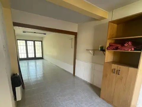 Casa en Alquiler con 1 cochera