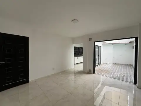Depto Tipo Casa 3 ambientes con 2 baños