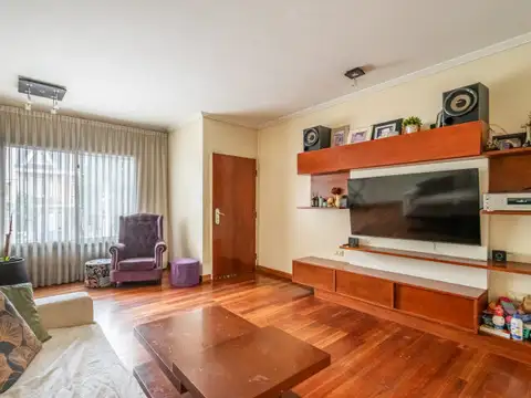 Zelada 7100, Piso 0