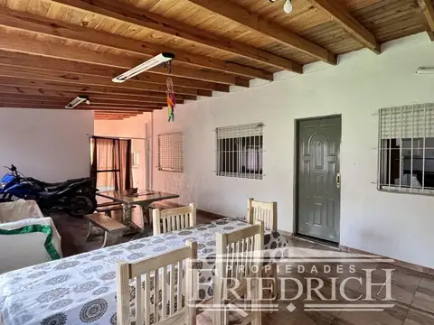 Casa 5 ambientes con 2 baños