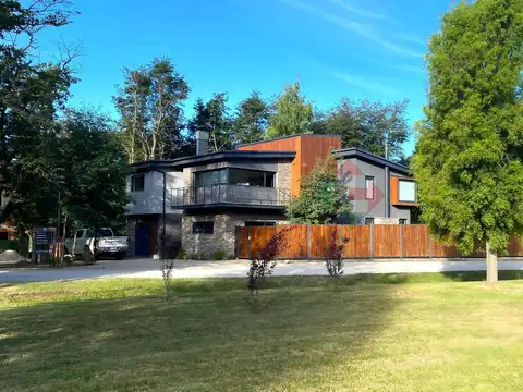 Casa en Barrancas de Melipal, moderna, amplia y muy luminosa,  con vista al Cerro Otto