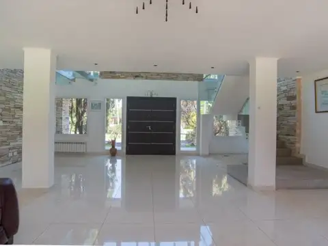 Casa en Alquiler Temporal en Moreno, USD 5.000