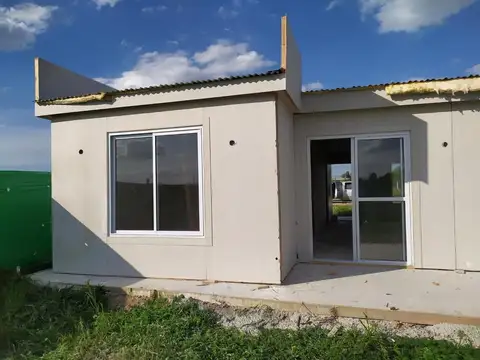 Casa 3 ambientes con 1 baño