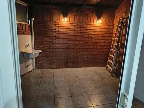 JOAQUIN V. GONZALEZ 800 3 Ambiente patio entr.indep 66m2Departamento en FLORESTA Alquiler