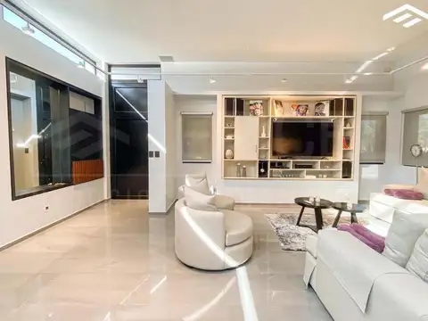 Casa en Venta en Los Naranjos, USD 380.000