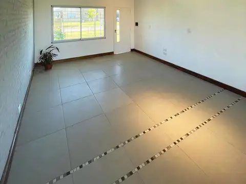 Casa 5 ambientes con 1 baño