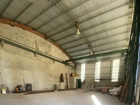 Galpon en Alquiler 15  mts Fondo