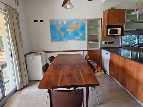Casa en Alquiler con 5 cocheras