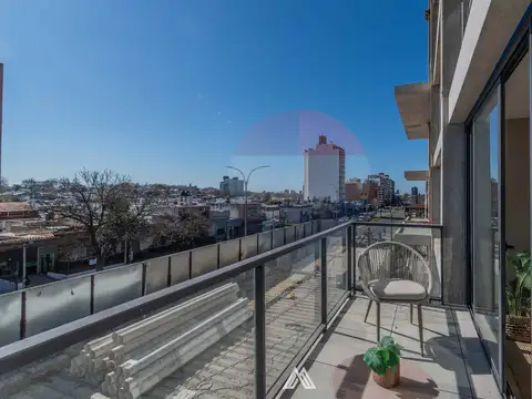 Penthouse 1 dorm con terraza orientado al frente