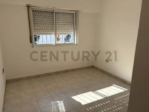 Venta PH interno de 1 dormitorio en Los Hornos – Excelente ubicación