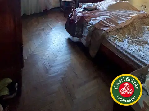 Venta - Casa con Quincho y Amplio Galpon / Taller - Lote 8.66 x 59.07 = 511 m2