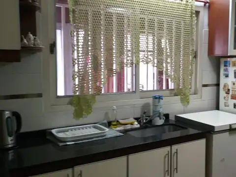 RETASADO   PH 3 AMBIENTES CON COCHERA PISO 1°   EXCELENTE ESTADO 