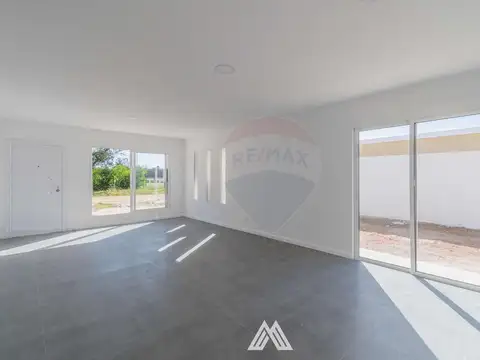 Casa 4 ambientes con 1 baño