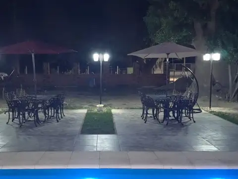 Casa 7 ambientes con 2 baños
