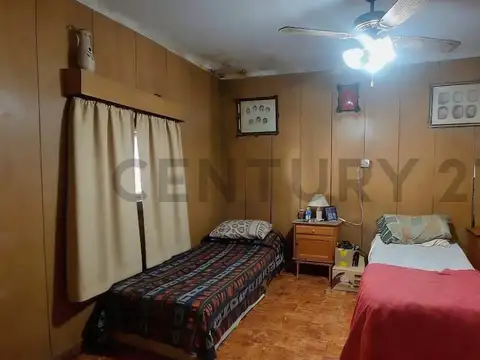 514 ENTRE 5 Y 6 .CASA EN VENTA DE DOS DORMITORIOS RINGUELET.