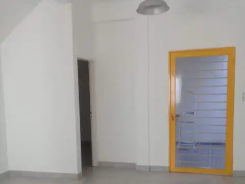 Depto Tipo Casa en Alquiler 38 años