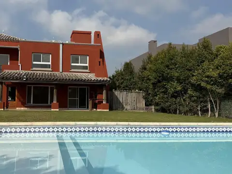 Casa en Alquiler de 3 dormitorios