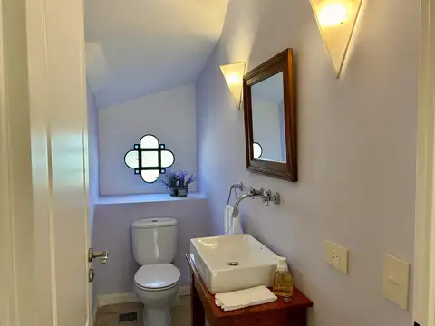 Casa estilo Santa Fe en Alquiler Anual en Santa Barbara