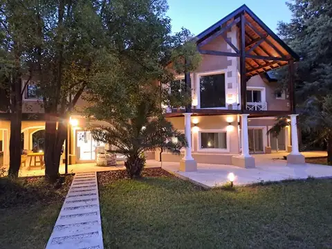 Casa en Alquiler de 5 dormitorios