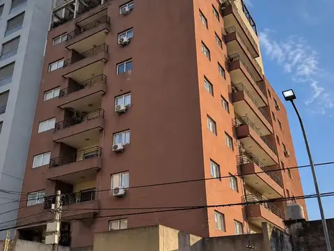  Alquilo amplio Departamento 1 dormitorio con@cochera  