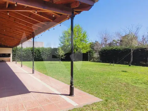 Casa 3 ambientes con 2 baños