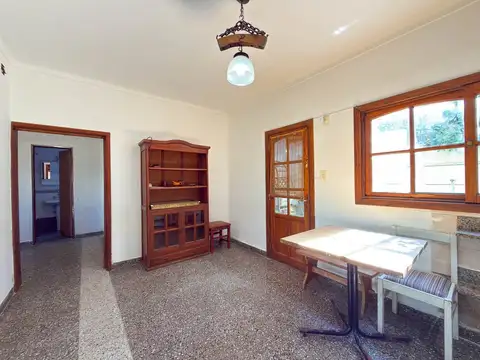 EN VENTA CASA SEMICENTRICA TANDIL